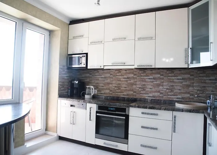 Lyra63 Large 80Sq M Top 14 Floor